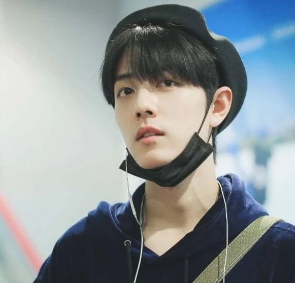 叫哥哥太矫情,叫肖战太生疏,听到杨紫的叫法后