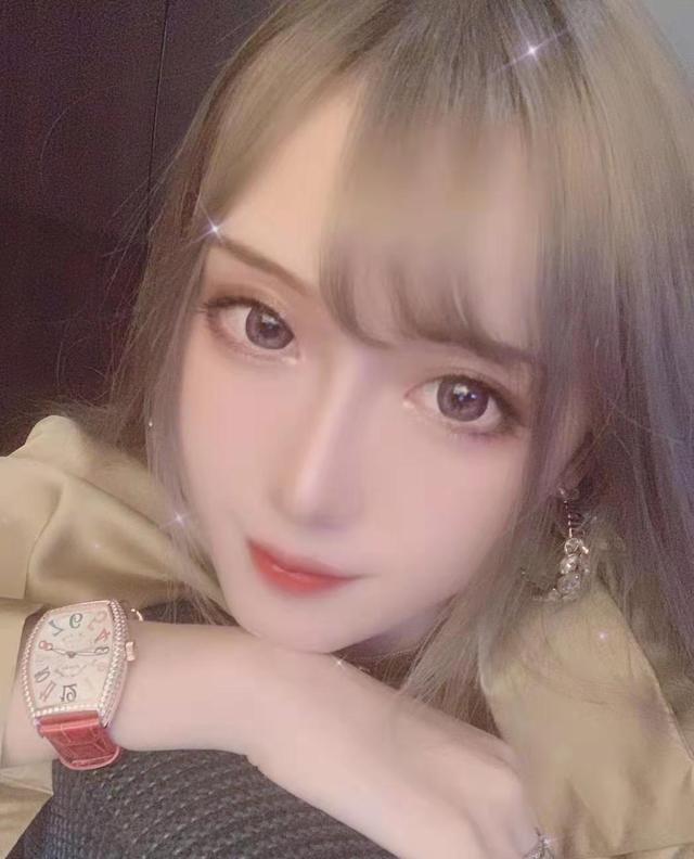 随后腐团儿又更新了一条新的动态,同样还是那位眼尖