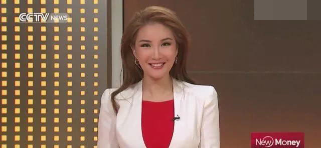 然后我们再搜一下她的履历,然后我们就惊呆了—常宝霆孙女,开心麻花