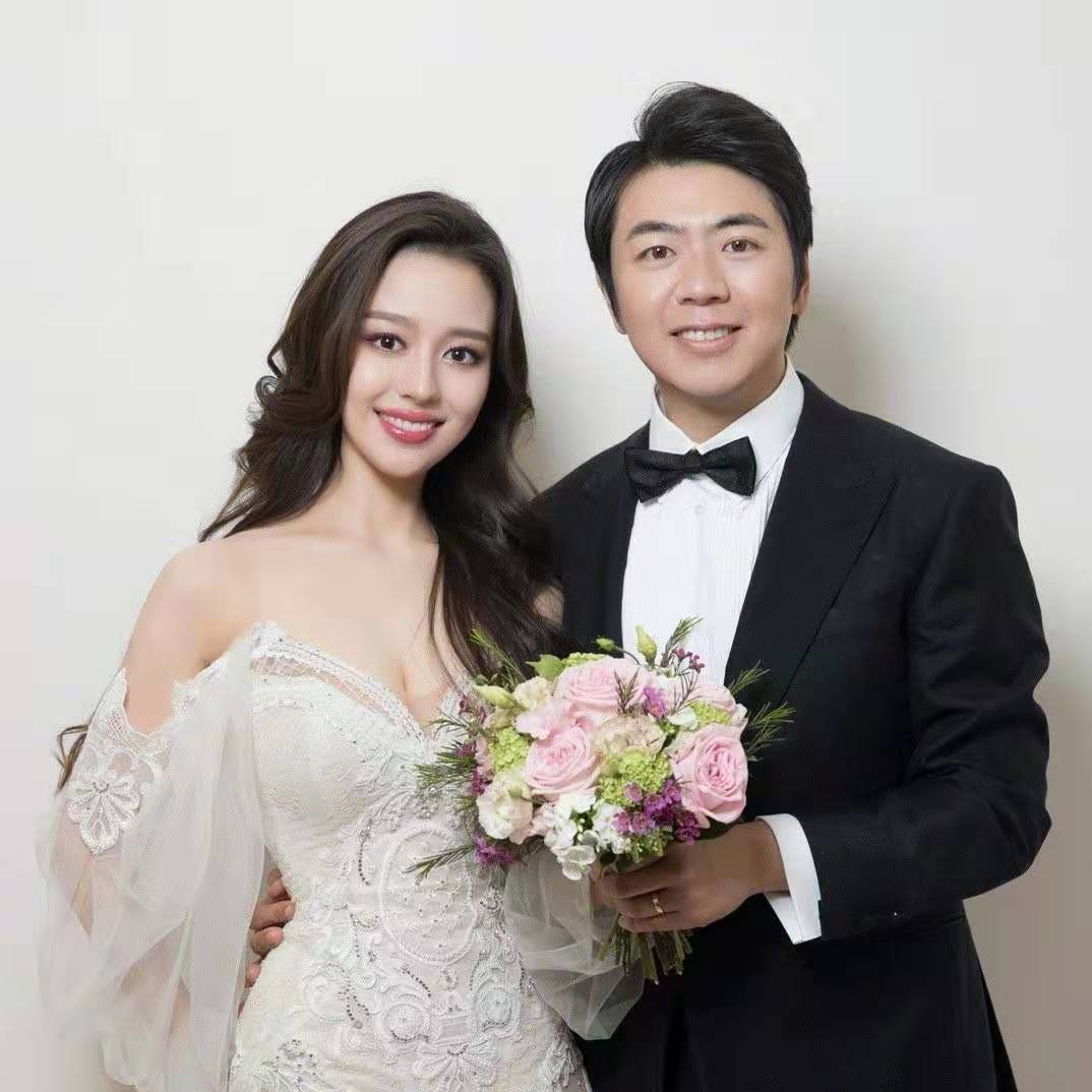 吉娜18岁旧照撞脸郎朗网友果然有夫妻相