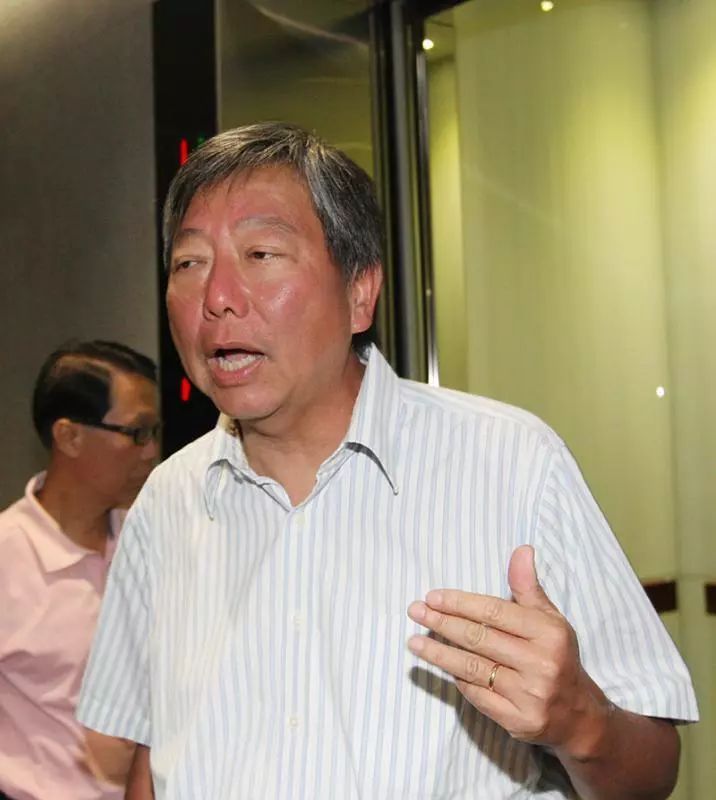 支持,蹦蹦哒哒四处得意炫耀之后,香港一批蛰伏的老妖孽们也在搔首弄姿