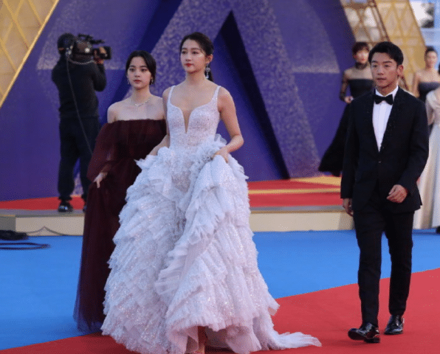 欧阳娜娜身高多少真实 7783ee03d0d94386a480af9691a8af8c.png