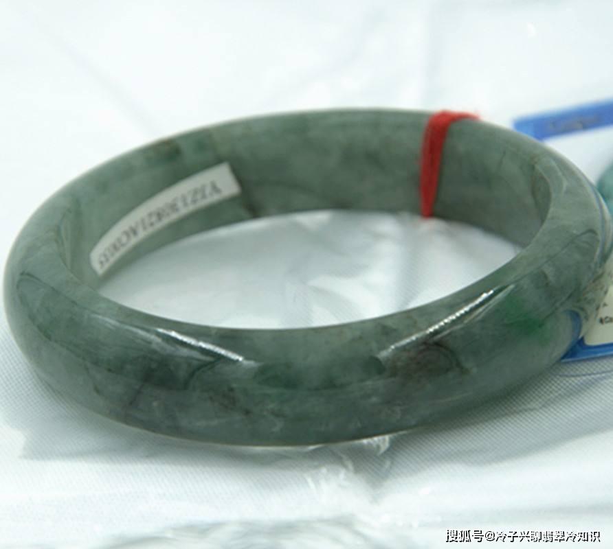 怎么选手镯直径 8e2aa1b77c9e4f93a3a4017cd16ccbe7.jpeg