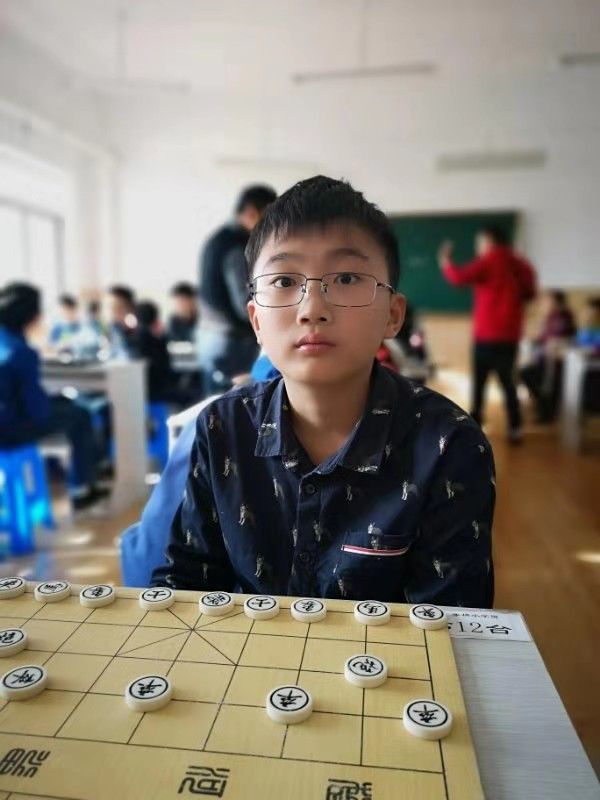 侯唯泽获得中国象棋小学男子组第19名孙诗翔获得中国象棋小学男子组第