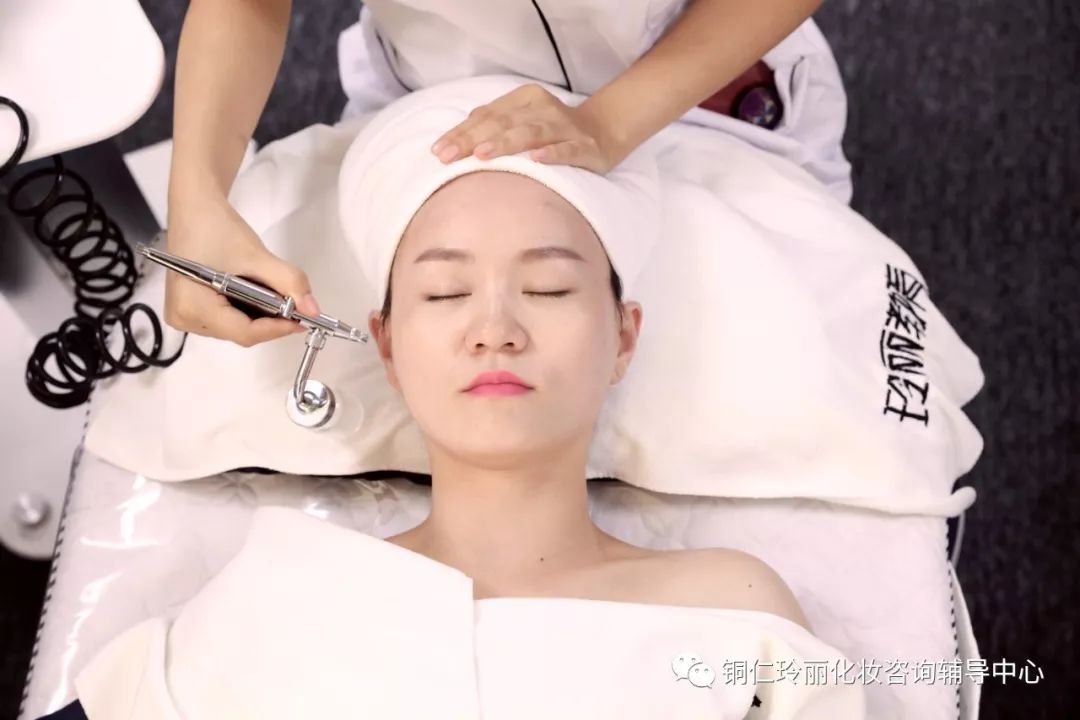 铜仁美容培训 美容实操
