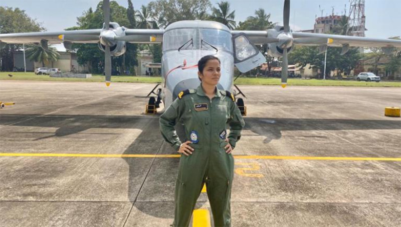 印度军队里程碑事件：海军迎来首位女飞行员