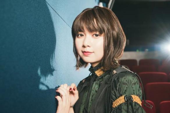 上白石萌歌 2015年出演电影《人生的约定》实现银幕出道。2018年11月成为《ray》的专属模特。