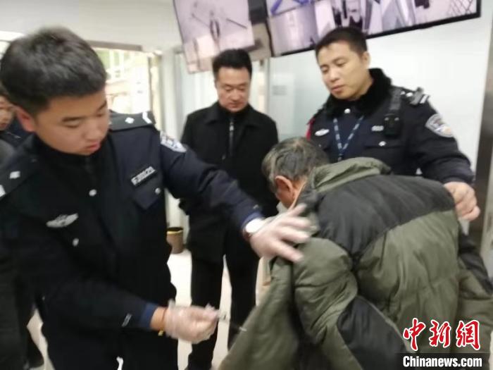 北京铁警开展冬季治安整治抓获处理嫌疑人53名