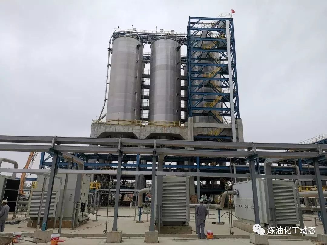 高密度聚乙烯装置冷却区施工现场(四建公司供图)