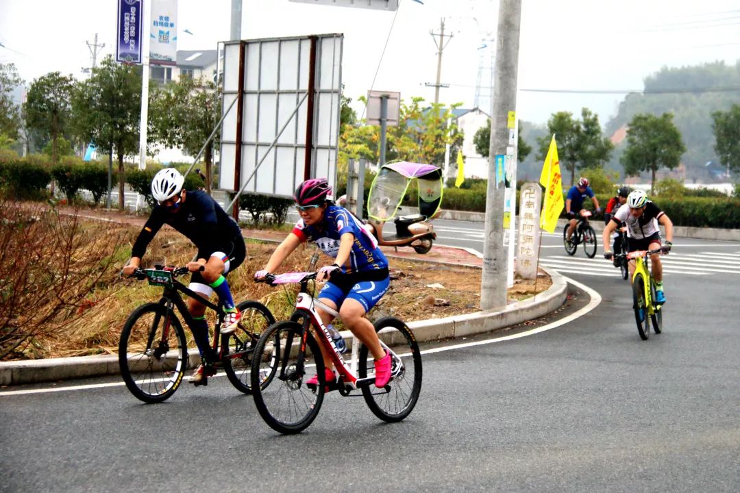 旅游自行车哪个好 38e4b1b1f1d2489fa14f7a7994af9be8.jpeg