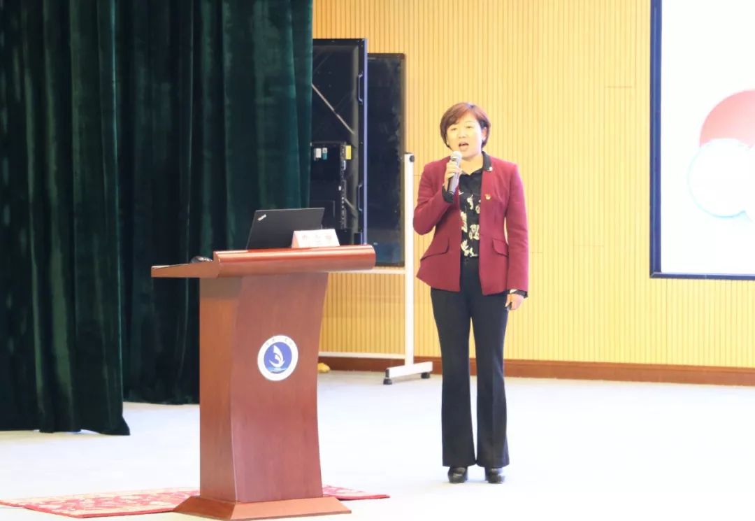 【关注】市教体局举行第四次"荣成市特色学校建设校长