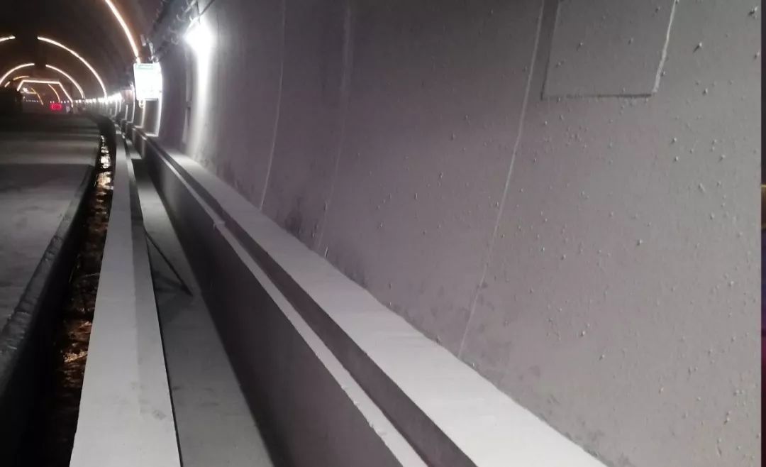 隧道水沟电缆槽标准施工创新工装工艺长大隧道巷道式通风隧道施工采用