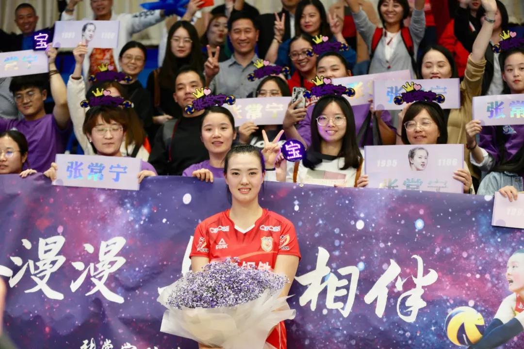 原创中国女排张常宁,被命运选中的"魔球手"