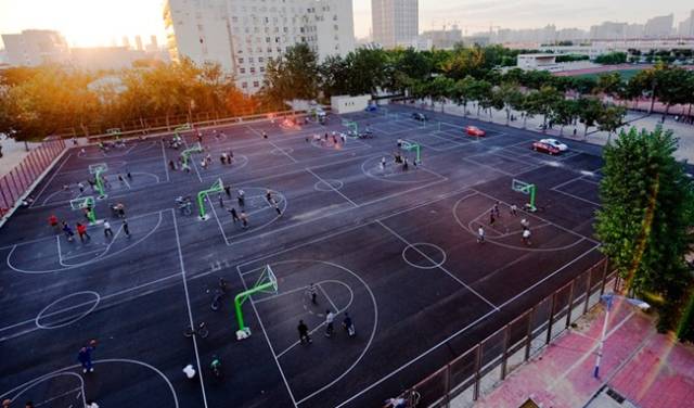 如何写学校的操场 9c41b584b502413aa5397de82186a030.jpeg