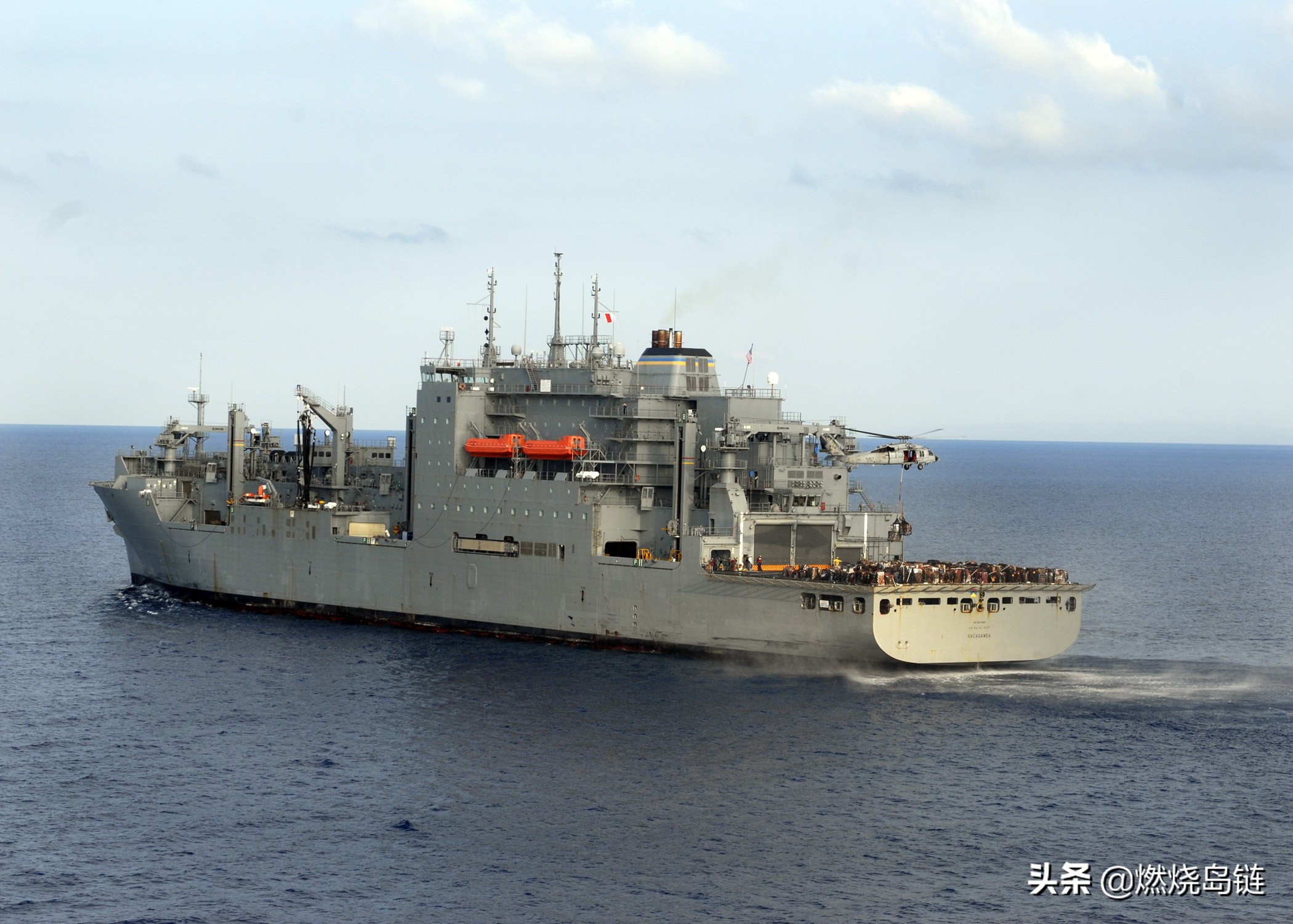 图片补全计划:美国海军"刘易斯·克拉克"级干货弹药补给舰