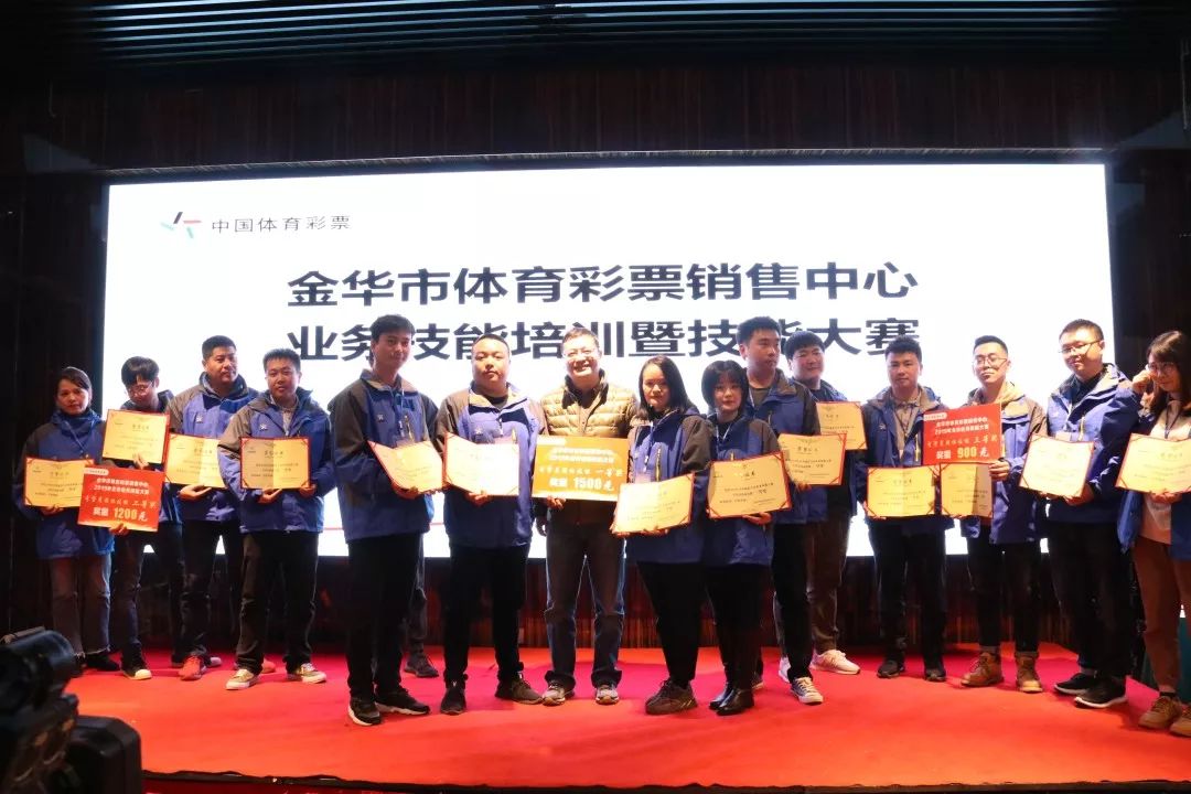 互不相让猜成语_看图猜成语(3)