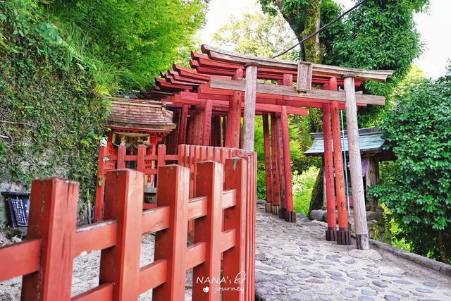 原创日本的这个神社是日本人祈福必到的地方风景极为优美