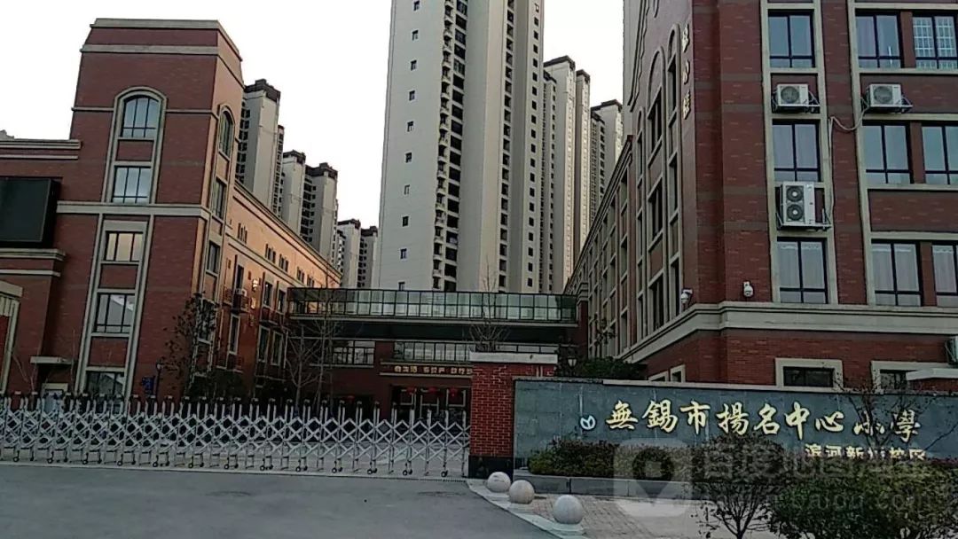 扬名中心小学对口初中:江南中学绿塔路64-100(双,101-111,121,135