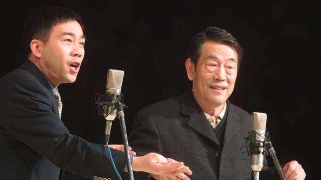 相声名家杨议女儿大婚,郭德纲送视频祝福,台下