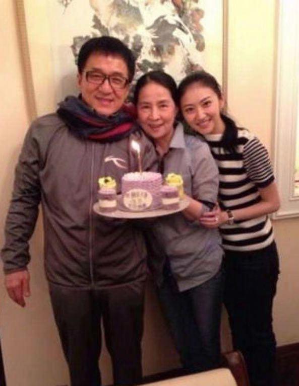 原创林凤娇:又清醒又狠的女人,容易成功,却不容易幸福