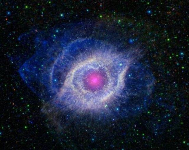 哈勃望远镜拍到"天国"照片,天文学家:高维度生物或在监视人类