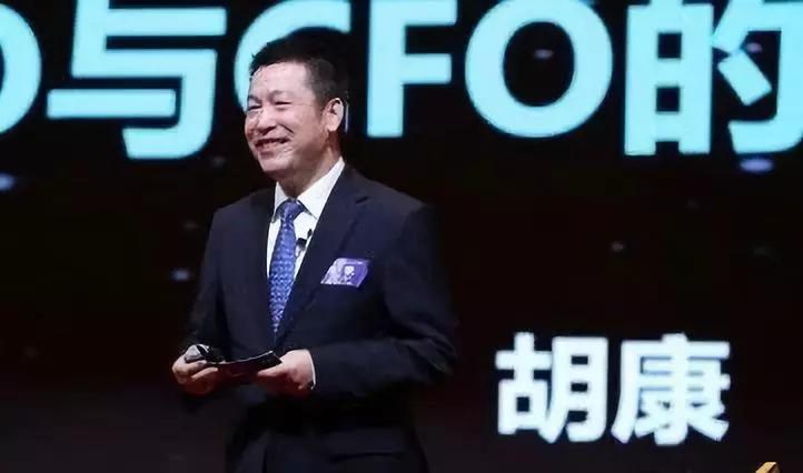 上海电气集团cfo胡康:从一张凭证都没做过到顶尖财务总监