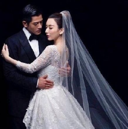 方媛郭富城马场现身 77974815362c48f9812a9a48c5db00d3.jpeg