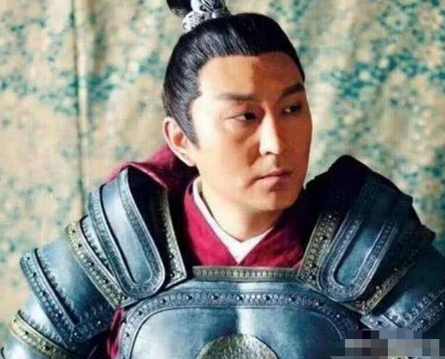 这一个演员就是刘朔,他在《楚乔传》当中饰演的是前统领薛致冷,在2017