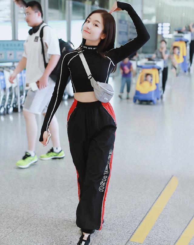 李兰迪身高不止160 aa8da831ca8944558c082d9d525674e2.jpeg