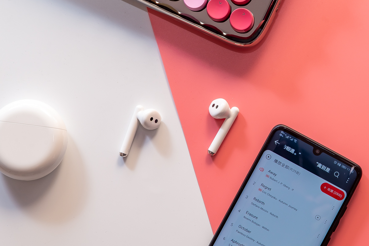 手机可以用两个耳机吗 b4edcaac2ef54d7a8ce1c8c826fa6556.jpeg