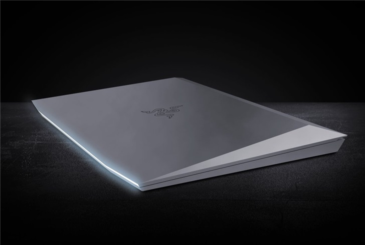 雷蛇CEO艾特马斯克：看看我们的“赛博灵刃”笔记本