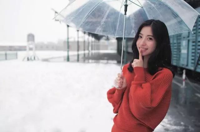 拍照如何虚化背景突出人 16204a00ef8c4fccba6b0391ea35719b.jpeg