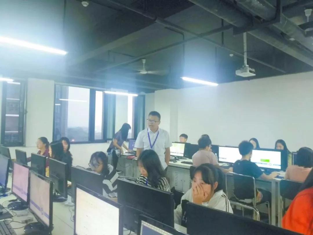 长沙市互联网专修学院青春在奋斗中闪光