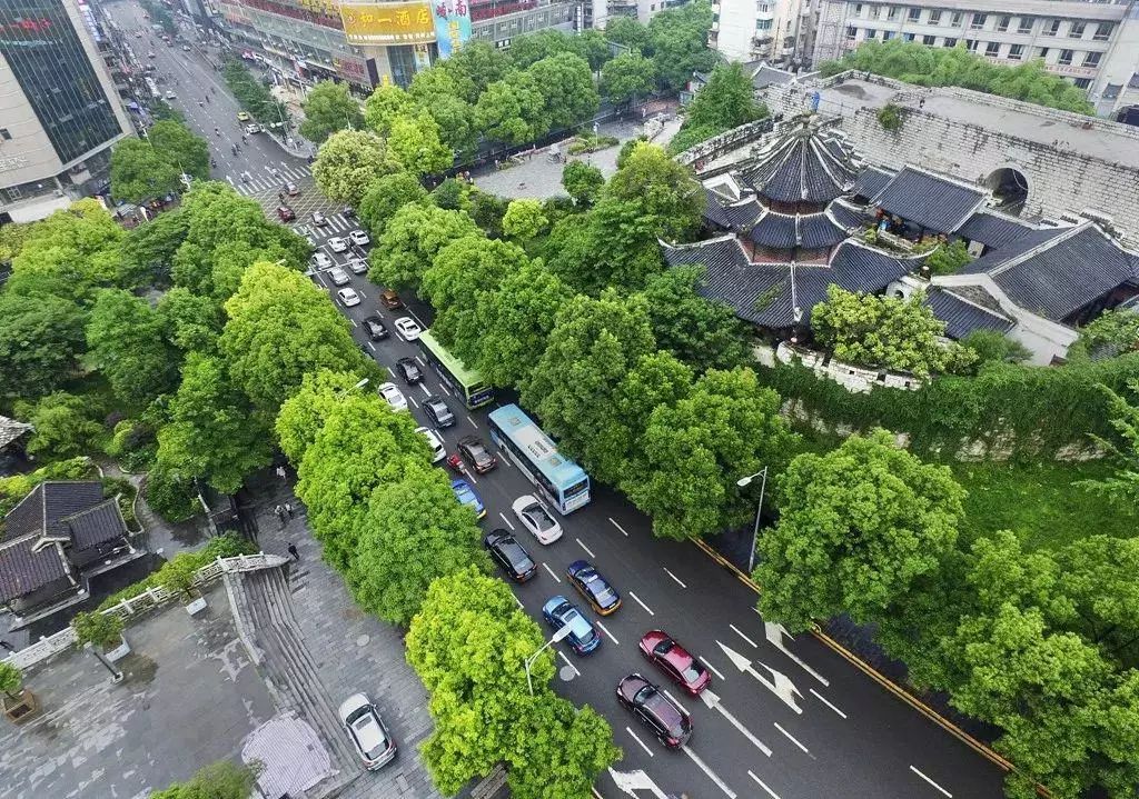 云岩区经济总量_贵阳市云岩区地图(2)