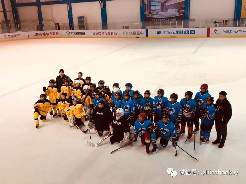 青岛虎鲸奶糖运动俱乐部参加历届齐齐哈尔冰球节集锦冰球邀请赛冰球金丝猴国际吃多了胖吗图片