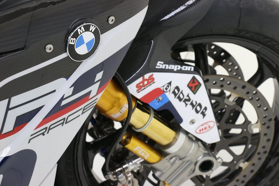 宝马hp4 race 曼岛tt赛车售出 价格高达50,000英镑
