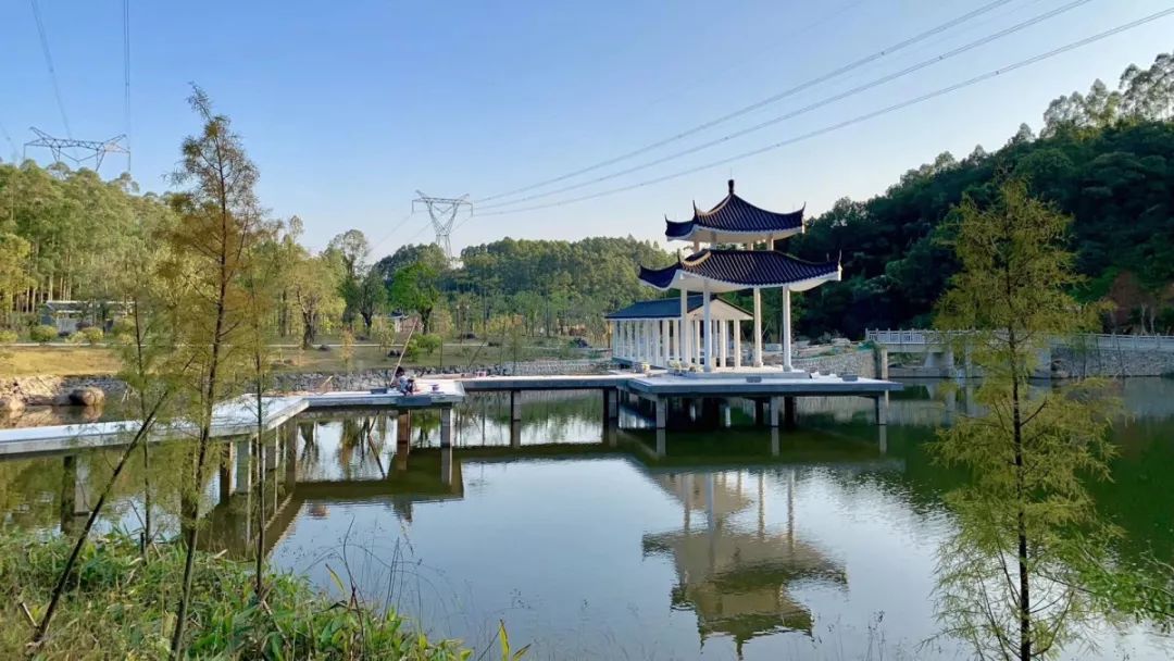 常春藤全新组团雨果尚郡身居主城繁华处,却依然贴近大自然,华圣公园