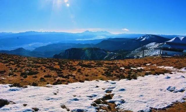 云南省迪庆藏族自治州香格里拉市建塘镇石卡路石卡雪山景区石卡雪山