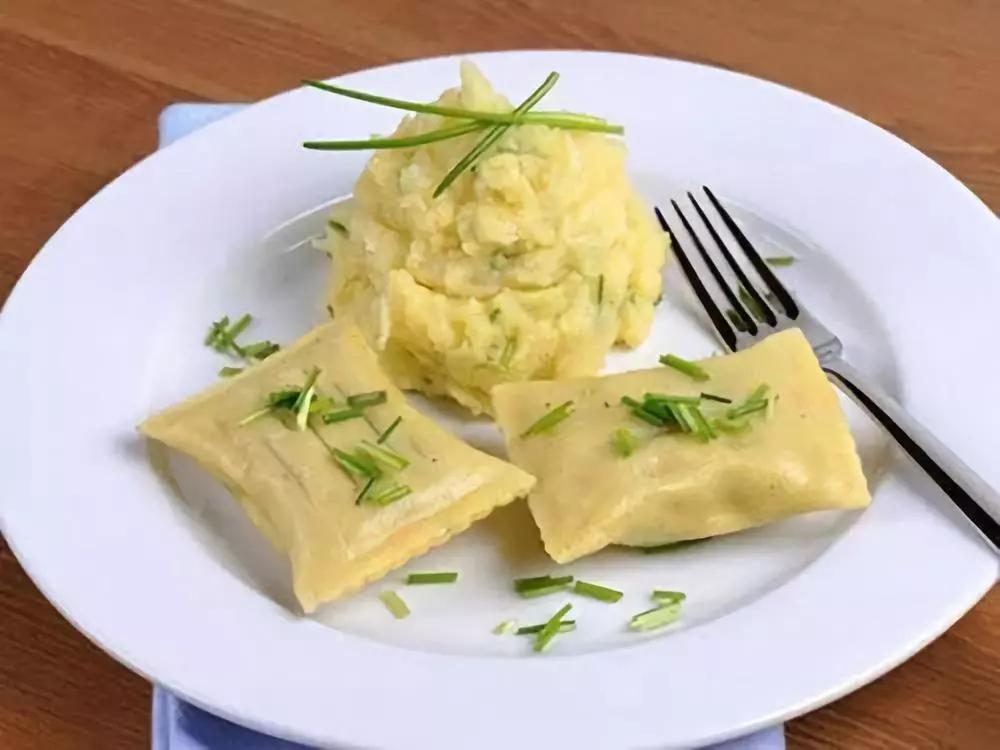 手里放一颗菠菜猜一个成语_菠菜卡通图片(3)