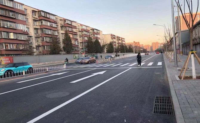 今天小编带来一个好消息!安宁庄西路北延道路改扩建完工通车啦!