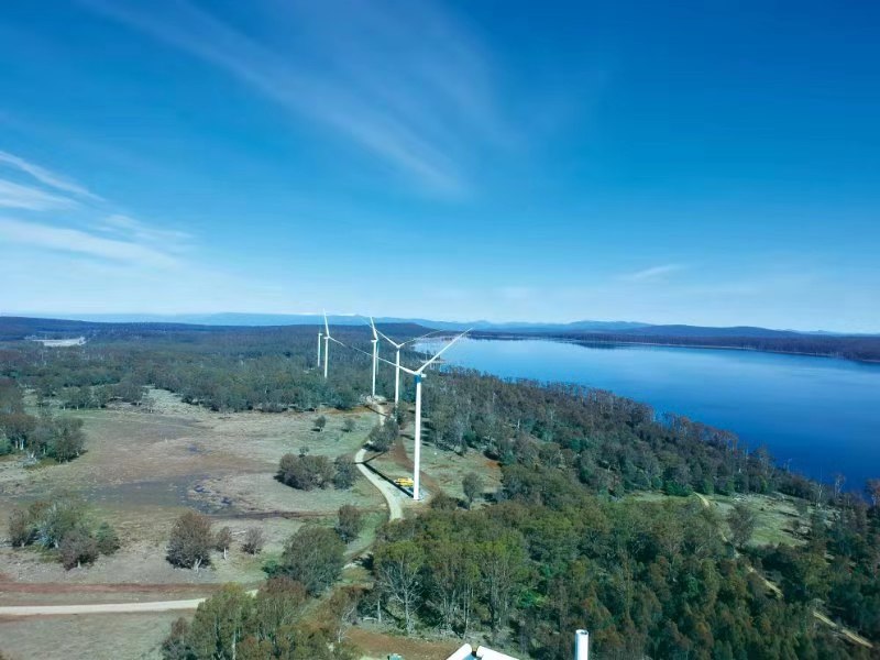 中资企业投资开发的澳大利亚牧牛山项目举行首批风机并网发电仪式 中资企业助力澳大利亚塔州“国家电池”计划