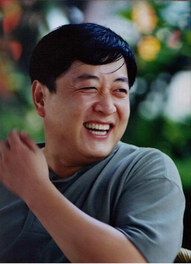 原创58岁胖子演员刘斌姜文老同学三婚均娶小娇妻如今大儿子又瘦又帅