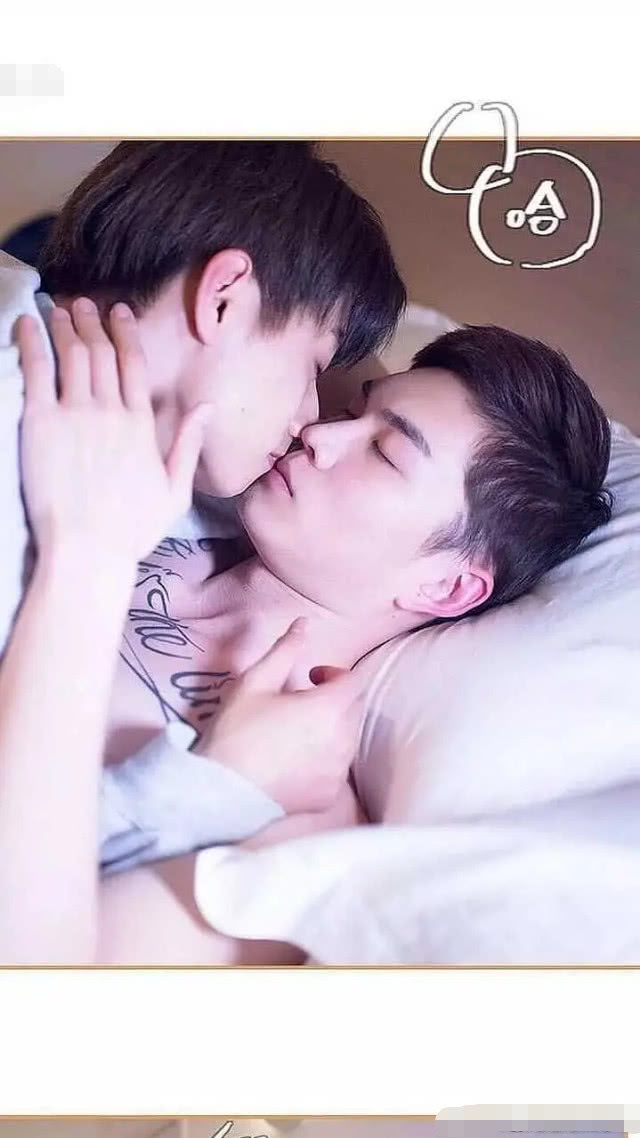 李振宁拍真人漫画,与男搭档演床戏,拥抱亲吻画