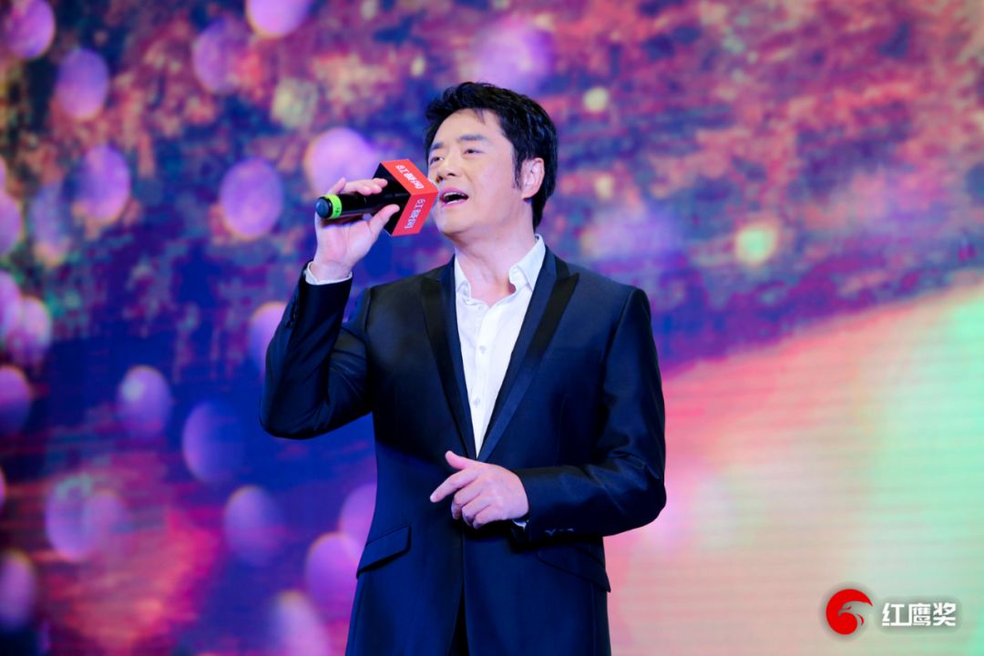 红鹰主题歌曲谱