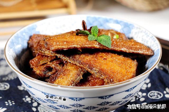 蒜烧带鱼教程 c79683ec05d84826ba70f83fa333f6cf.jpeg