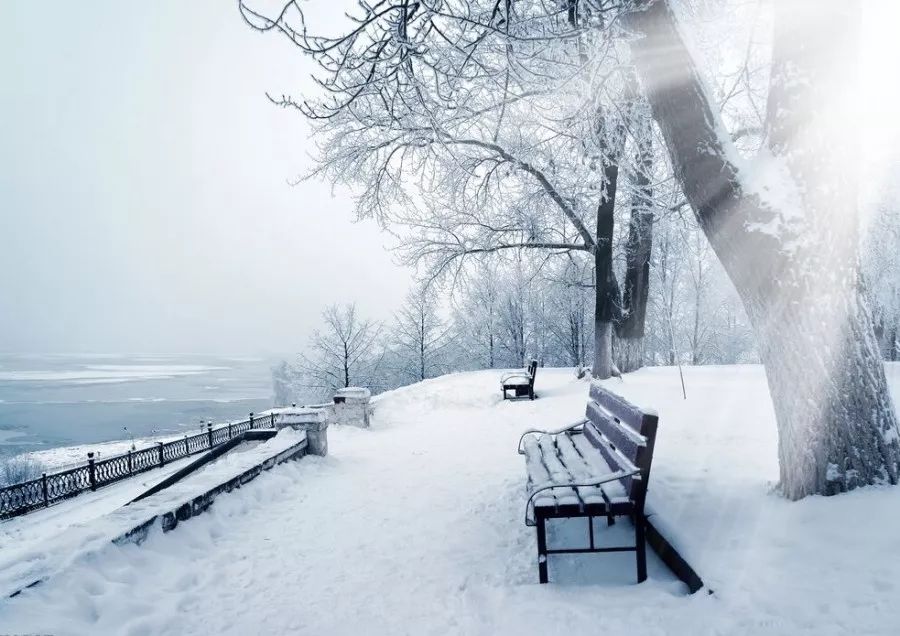 大雪昔去雪如花今来花似雪