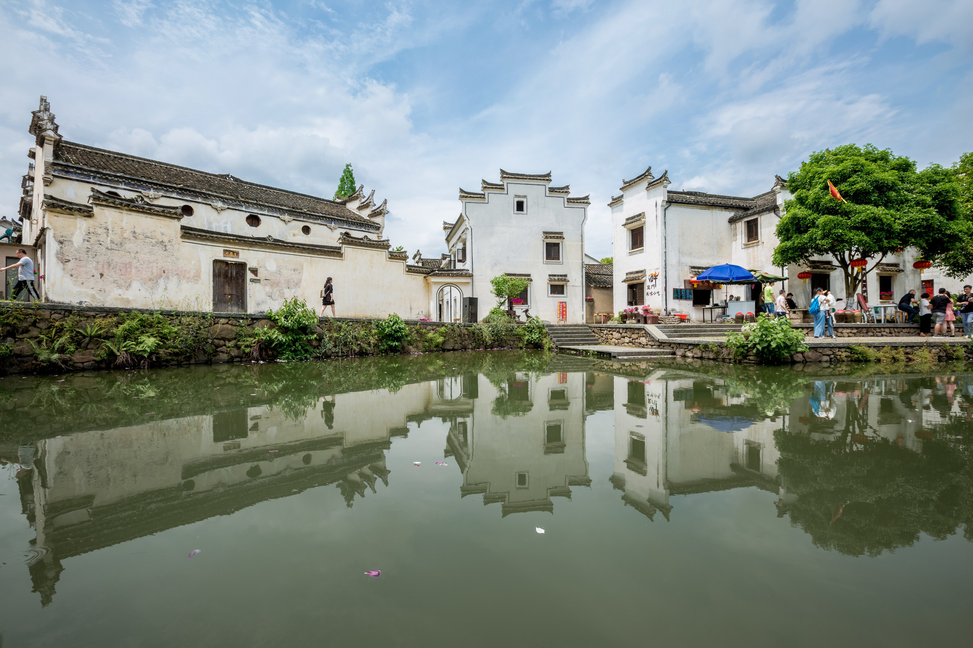 距离杭州50公里,这座古镇住的多是孙权后裔,明清建筑极多