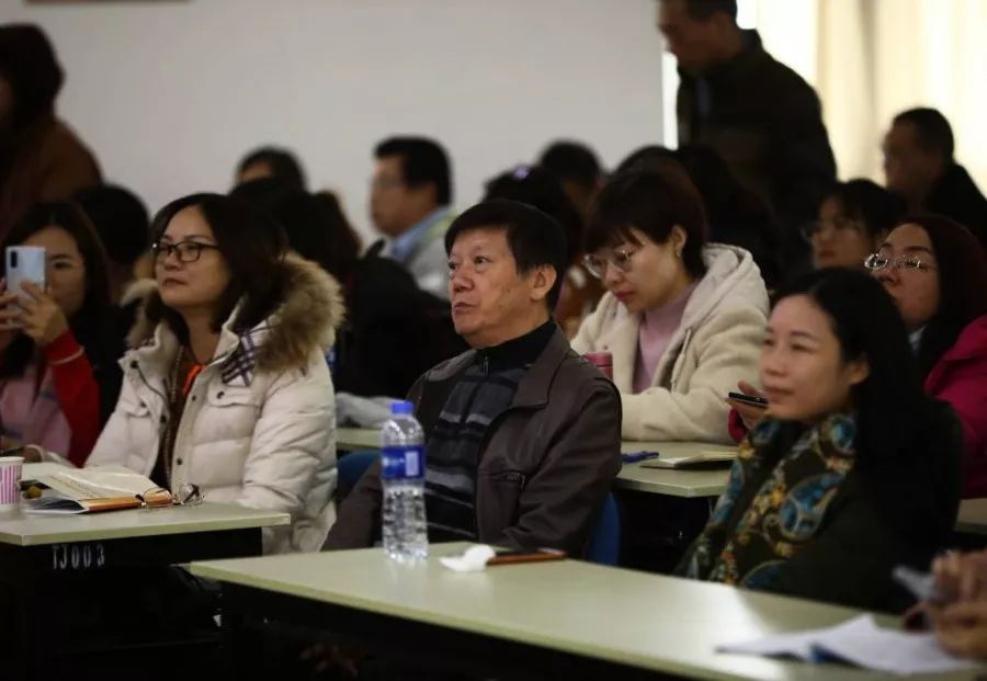 广东省中小学德育干部暨骨干班主任都江堰市名班主任工作室肖开蓉工作