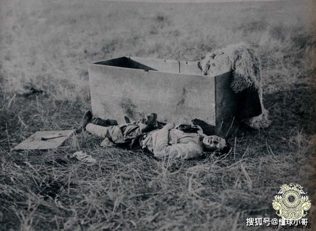 杨靖宇将军牺牲画面: 日寇为之动容称其英雄, 图三是出卖他的叛徒