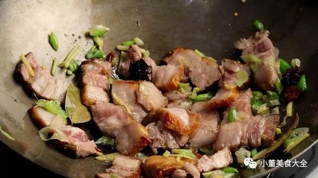 炒什么菜放生抽老抽 9e63f5278d0b4dd398765a01c7b2cbb7.jpeg